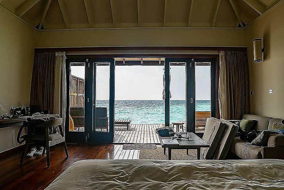 Bright sea view room facing the turquoise ocean